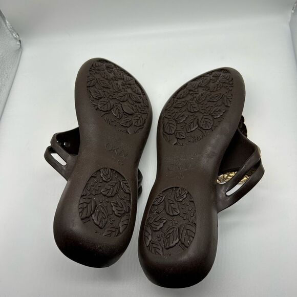 Oka-B Hammered Metal Disc Brown Thong Sandals - Picture 10 of 11